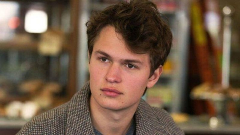 Ator de A Culpa é das Estrelas Ansel Elgort é acusado de assedio e