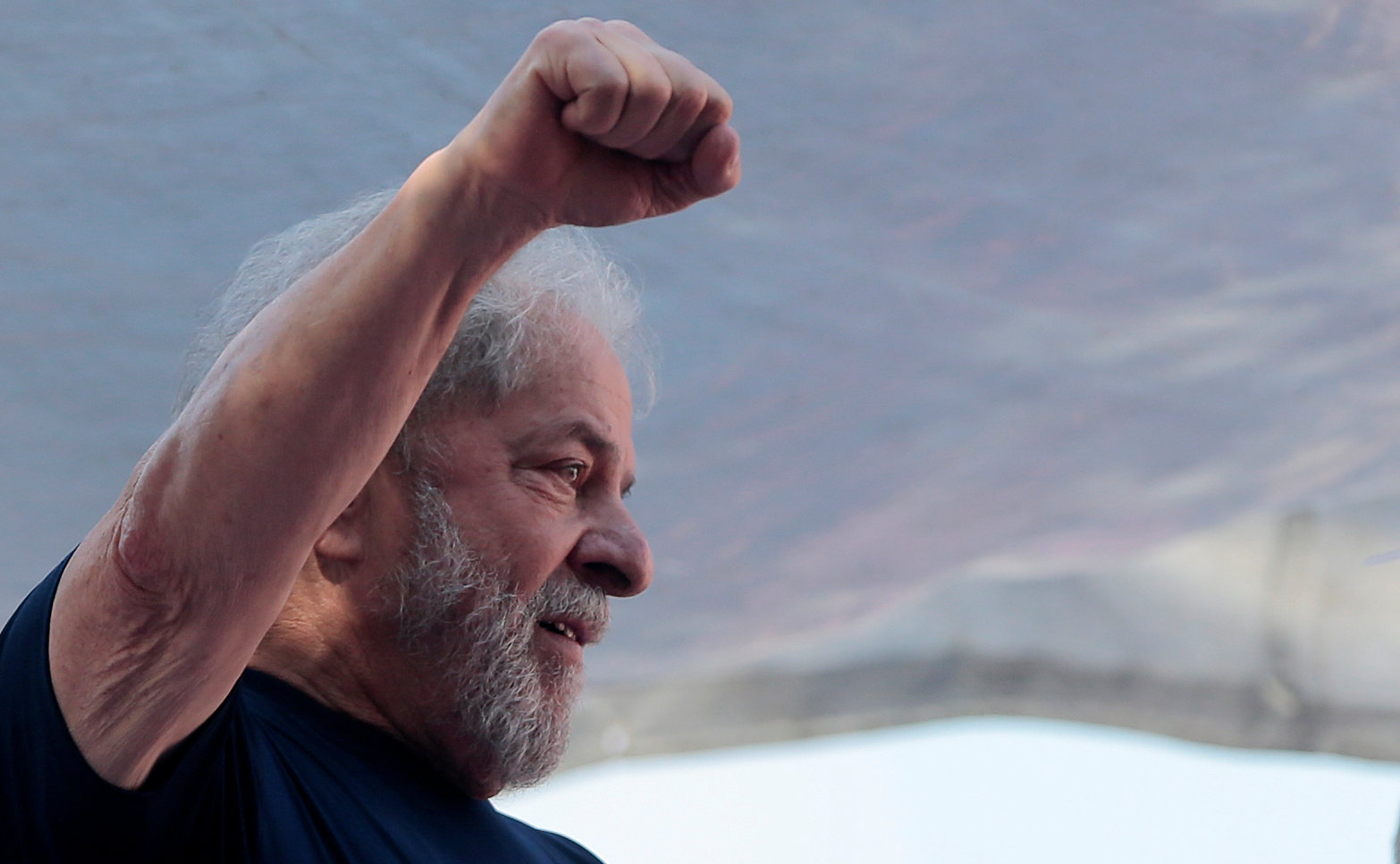 Lula sobe 4,9%, chega a 37,3% e pode vencer no primeiro turno