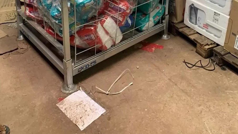 Funcionários de supermercado são presos por suspeitos de tortura