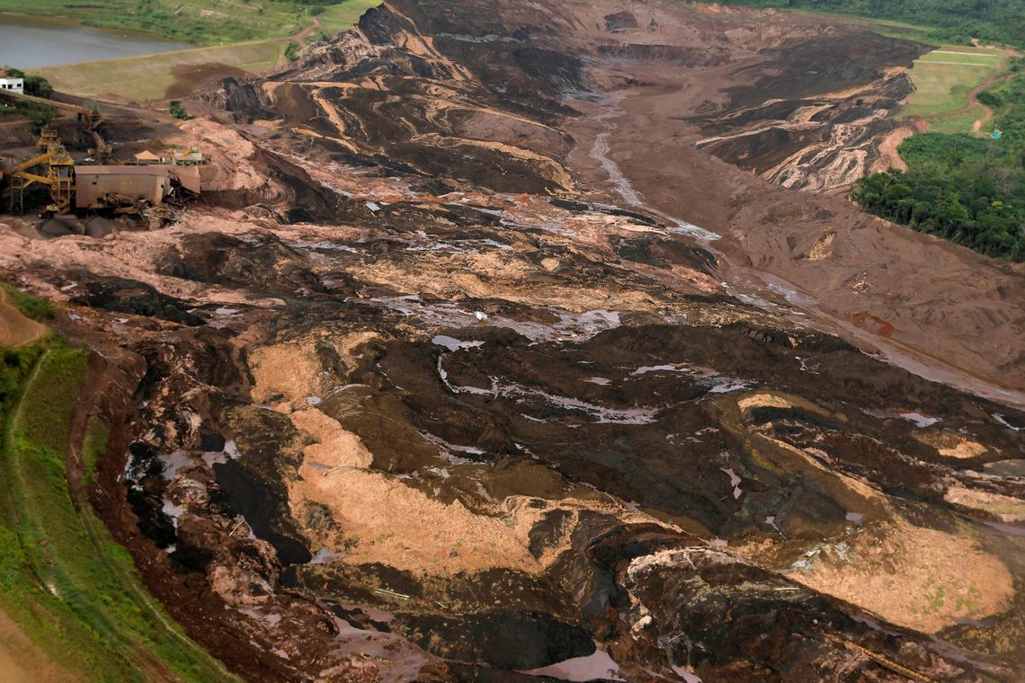 Governo de MG determina suspensão das atividades da Vale em Brumadinho