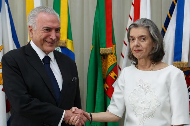 Cármem Lúcia assume a Presidência da República