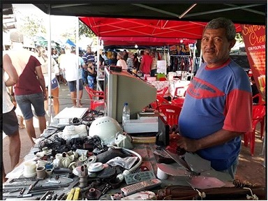 Feira da Marreta avança nas calçadas da Pecuária