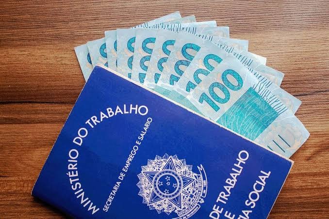 Em 2022 o salário mínimo pode subir para R$:1.200