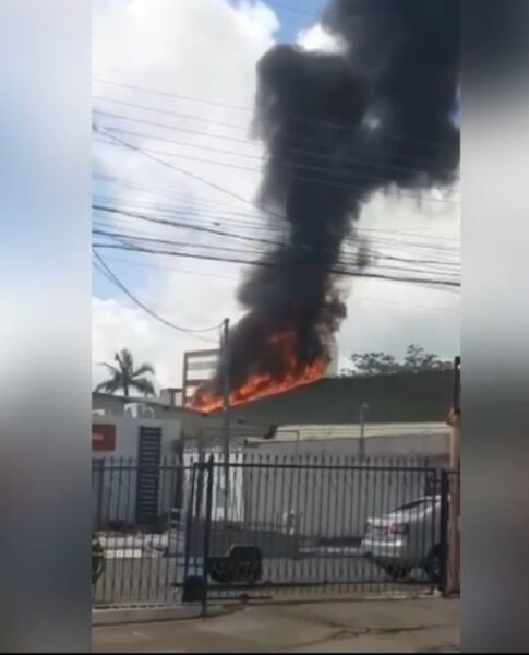 CBMGO combate Incêndio em  restaurante, em Luziânia