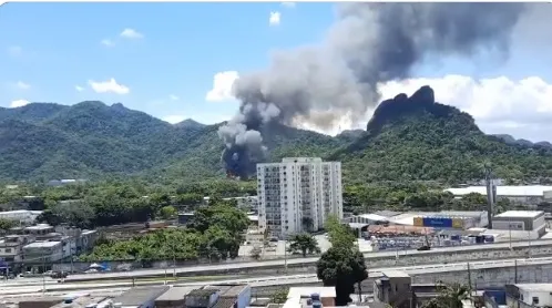 Incêndio atinge Projac nos Estúdio Globo, no Rio de Janeiro