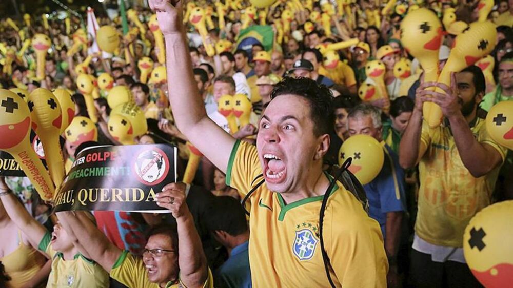 A política tóxica do Brasil manchou a camisa da seleção