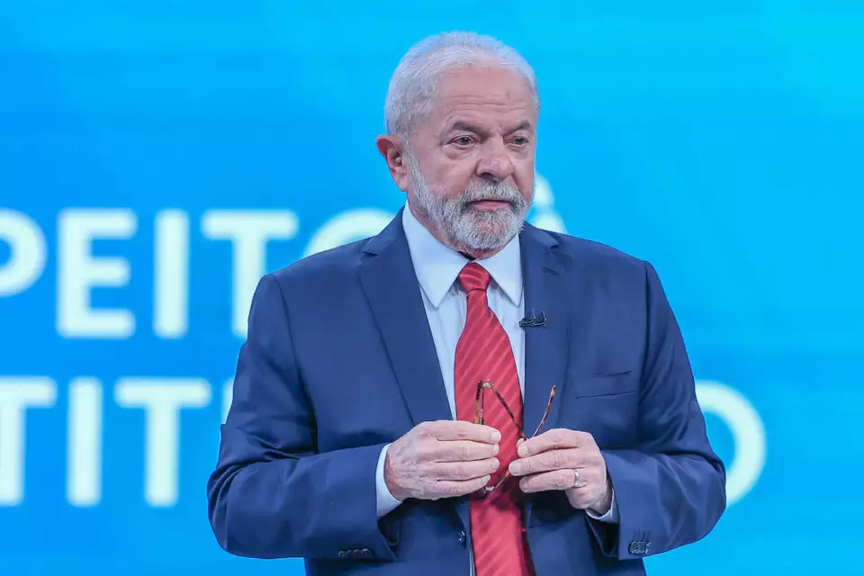 Lula decidirá na hora sobre desfilar em carro aberto