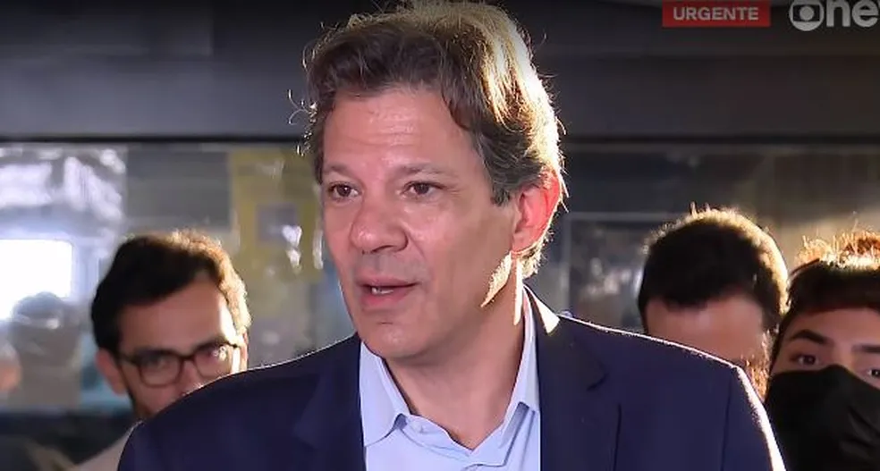 Haddad assume com missão de fazer economia voltar a crescer