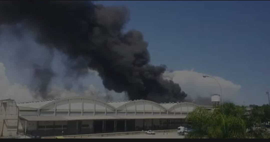 RJ: Incêndio atinge terminal de cargas do Aeroporto do Galeão