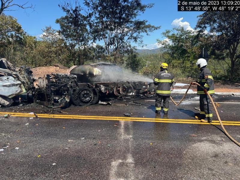 Explosão de combutível deixa um homem queimado e outro ferido, em Minaçu