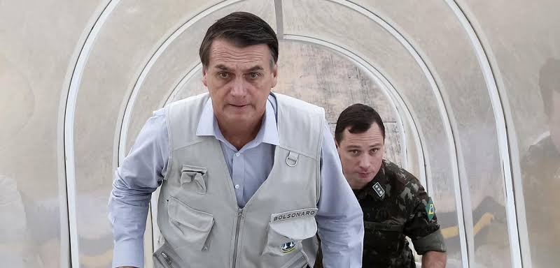 Moralismo Fake: escândalo dos registros falsos no cartão de vacina de Bolsonaro ganha novo capítulo