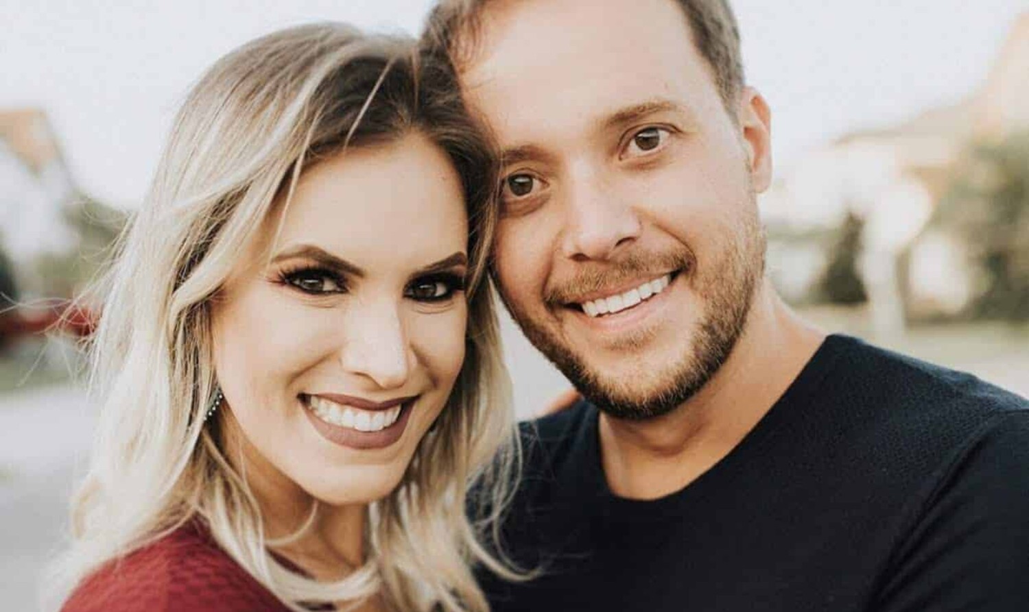 Casamento com André Valadão foi arranjado, revela esposa do pastor