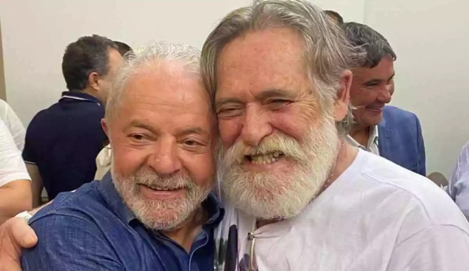 José de Abreu está preocupado com Lula após morte de presidenciável do Equador