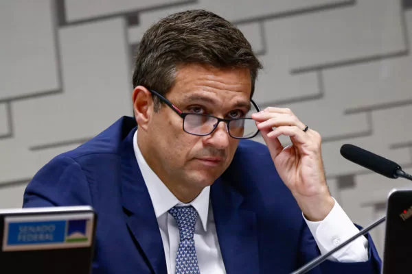 BC não olha apenas expectativas de mercado e tem também as próprias projeções, diz Campos Neto