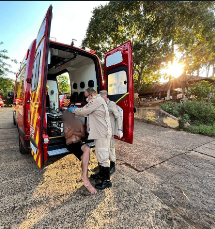 Bombeiros Militares resgatam vítima de afogamento em rio