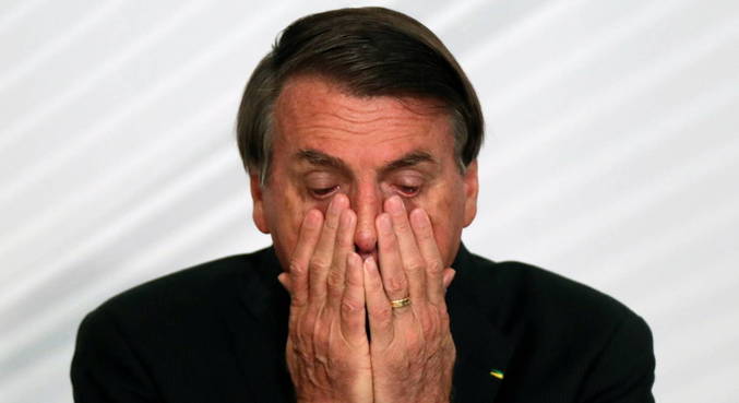 Bolsonaro pede para adiar depoimento à PF sobre fake news