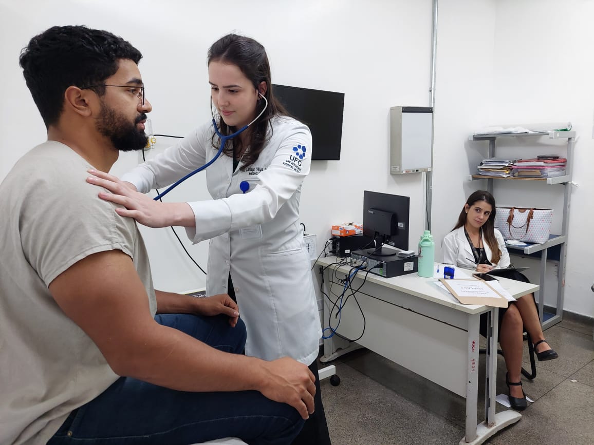 Residentes do Hugo passam por prova prática