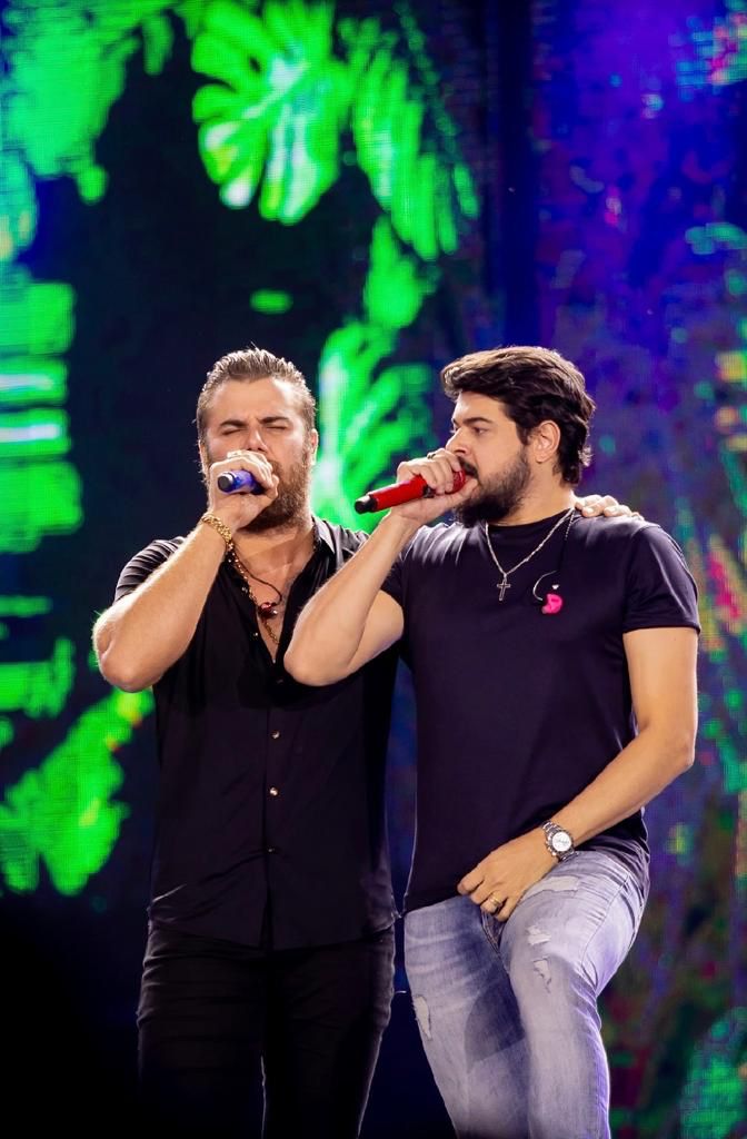 Zé Neto & Cristiano levantam público do Jaguariúna Rodeo Festival até o amanhecer