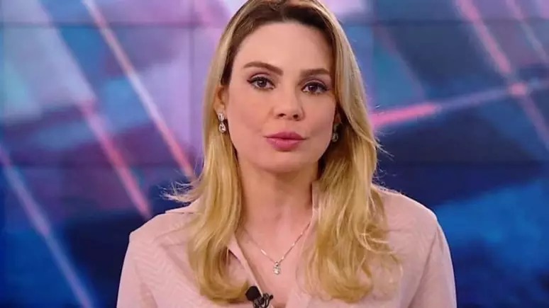 SBT analisa possibilidade de processo contra Rachel Sheherazade