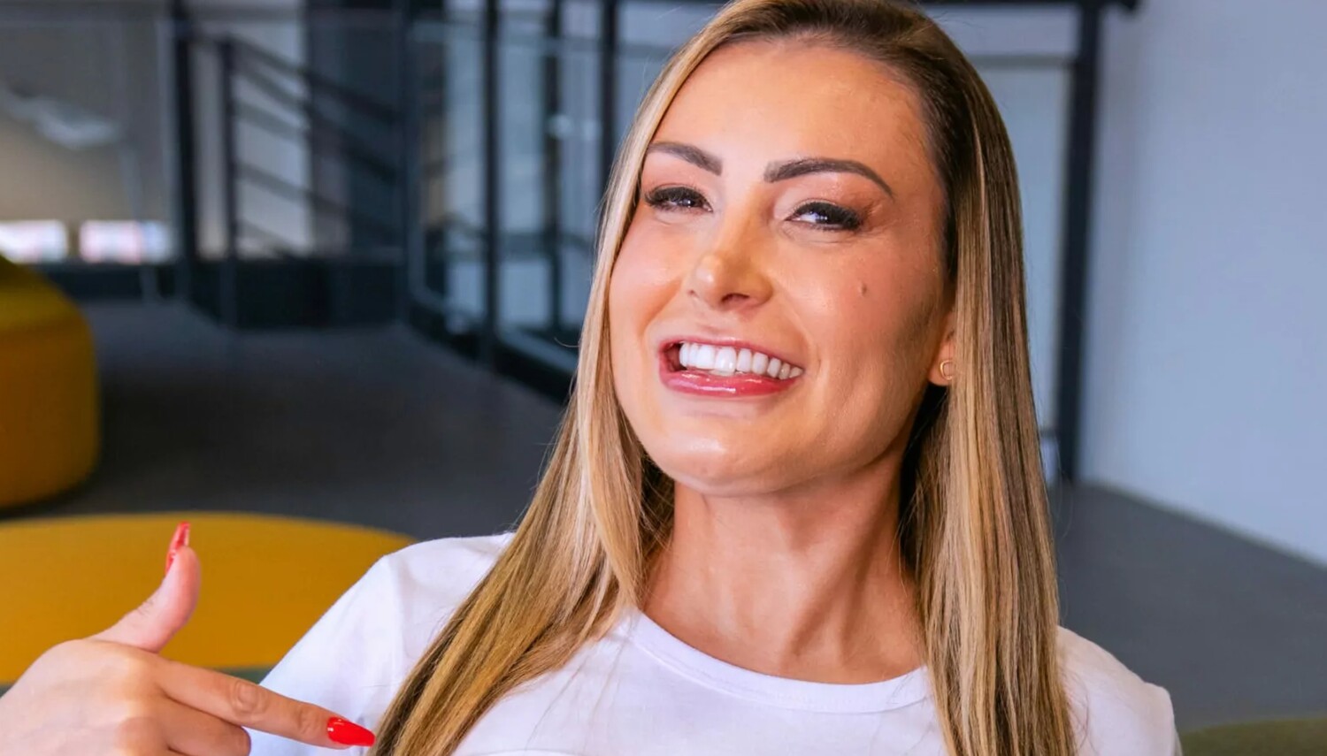 Andressa Urach revela cachê milionário que ganhou para fingir namoro com cantor sertanejo