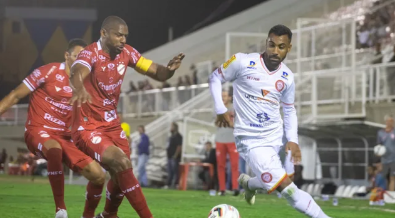 Vila Nova perde e se prepara para clássico contra Atlético Goianiense