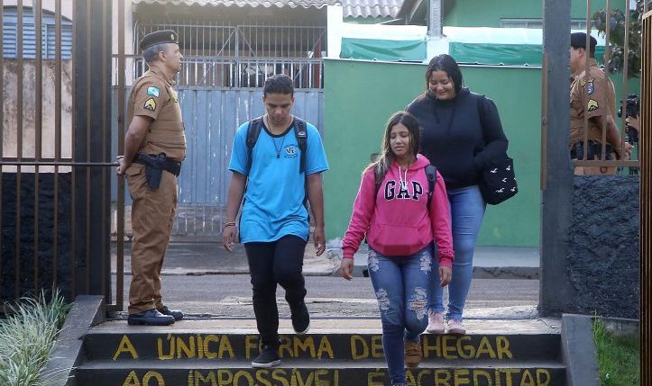 Comissão da Câmara aprova projeto que obriga segurança armada em escolas públicas e privadas