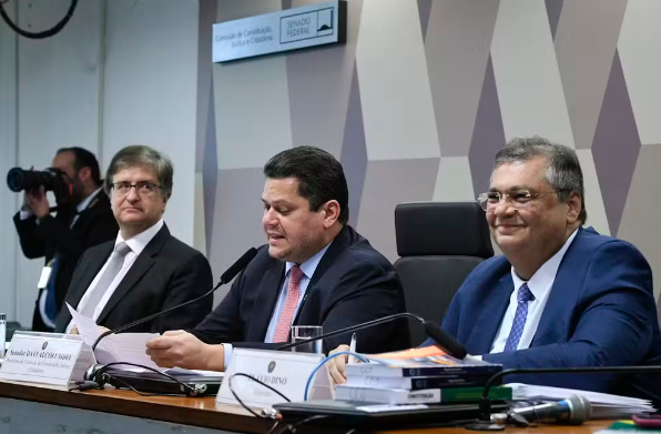 CCJ aprova indicações de Flávio Dino e Paulo Gonet para STF e PGR