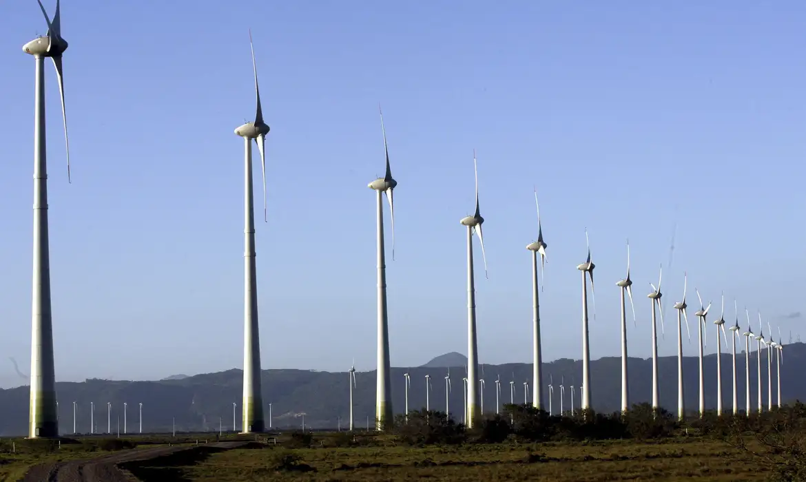 Energias eólica e solar impulsionam matriz elétrica