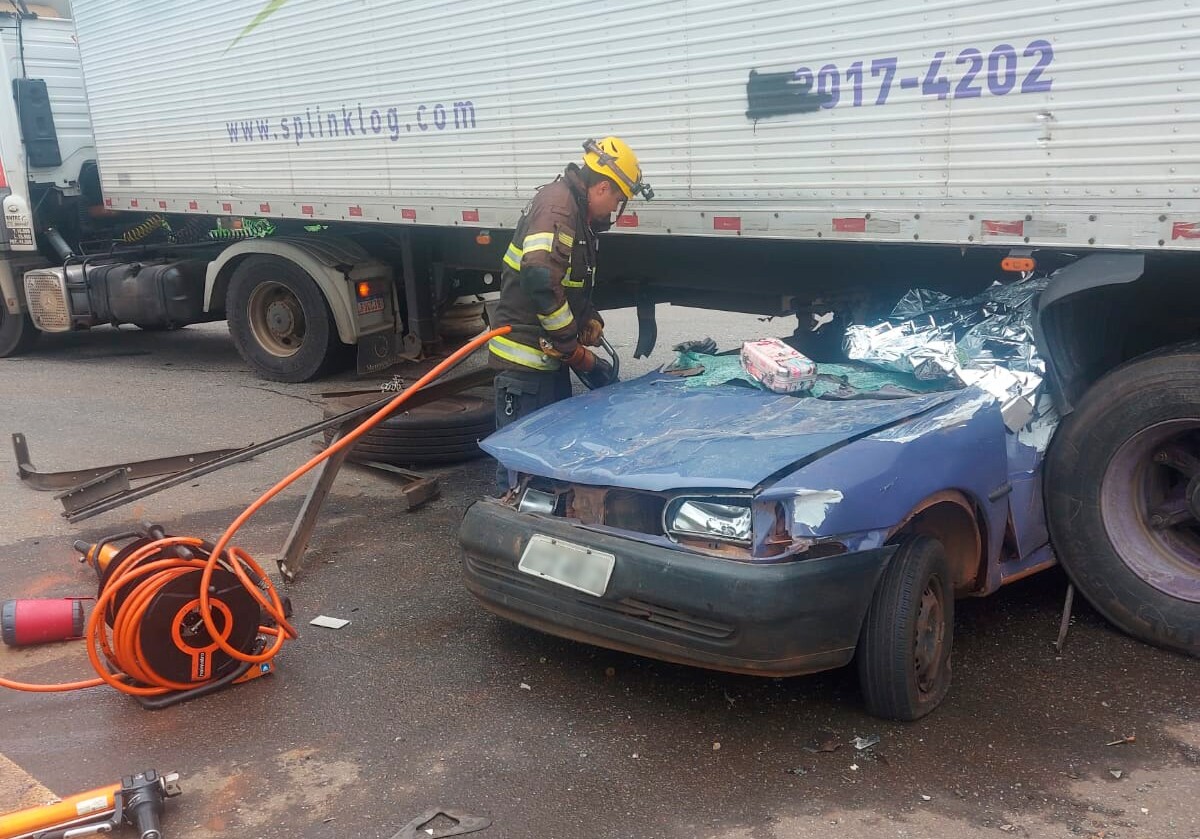 Mulher morre e duas crianças  ficam feridas em acidente na GO 222