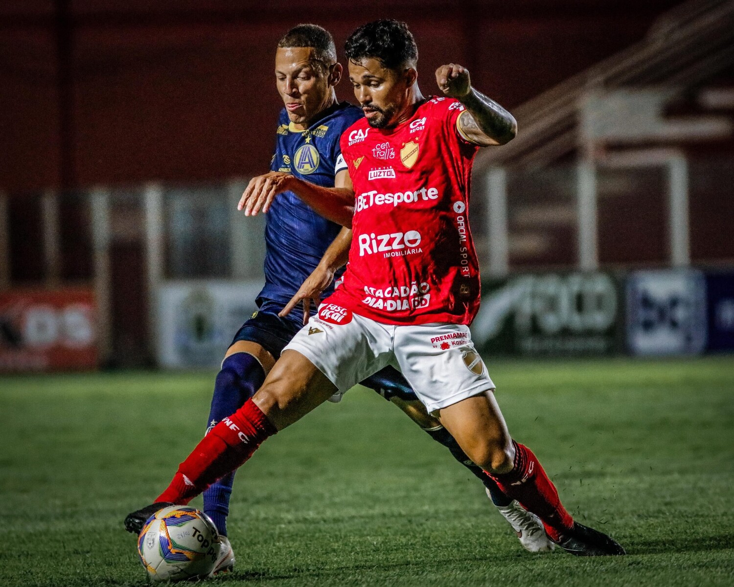 Vila e Aparecidense abrem a semifinal do Goianão.