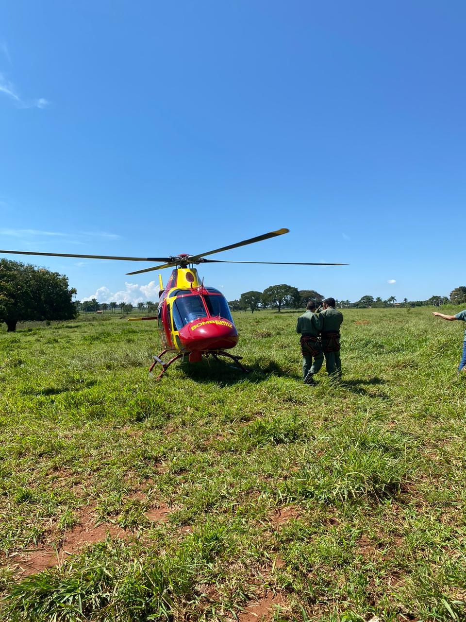 Duas pessoas ficam feridas após batida na GO-462