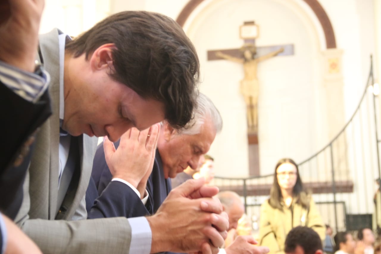 Daniel Vilela prestigia missa em celebração à padroeira de Goiânia