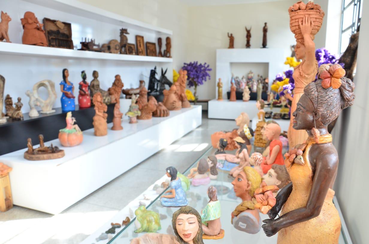 Governo de Goiás promove feira de artesanato em Goiânia