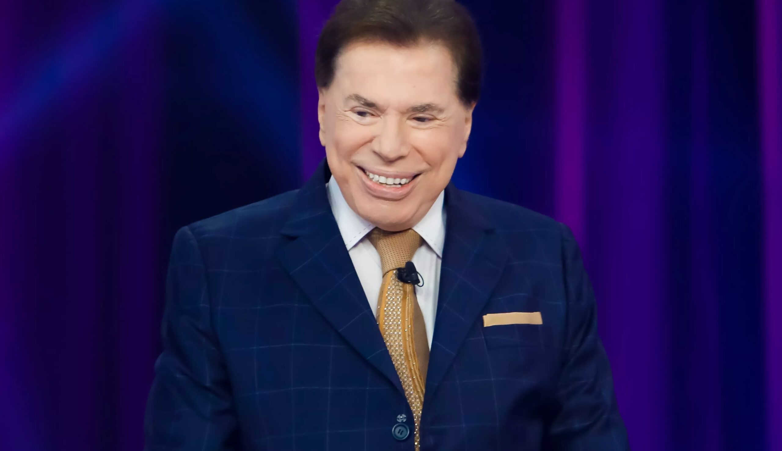 SBT volta atrás e confirma que Silvio Santos está internado em São Paulo