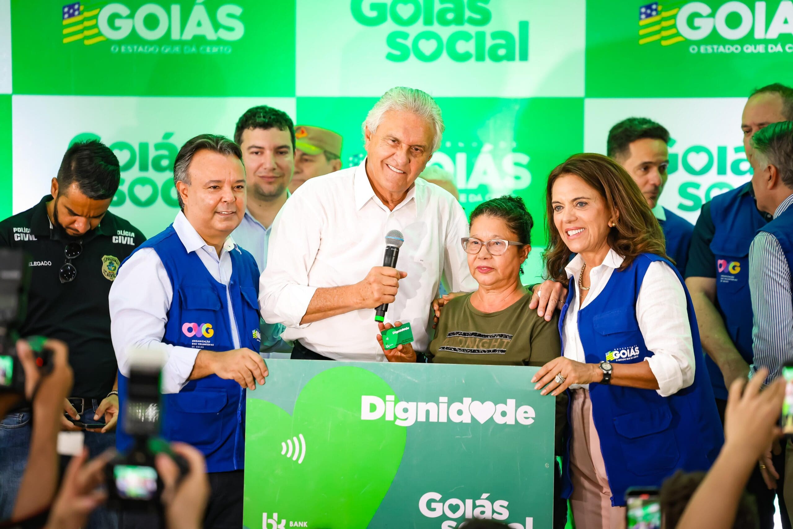 Goiás Social oferece serviços e benefícios na Vila Pedroso