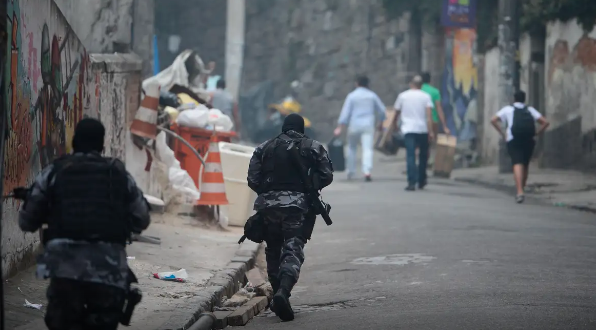 Um negro morre a cada 4h em intervenção policial em nove estados, diz estudo