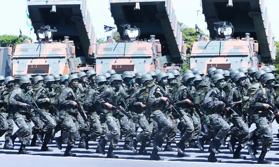 Batalhão do Exército no PR registra sumiço de pistolas