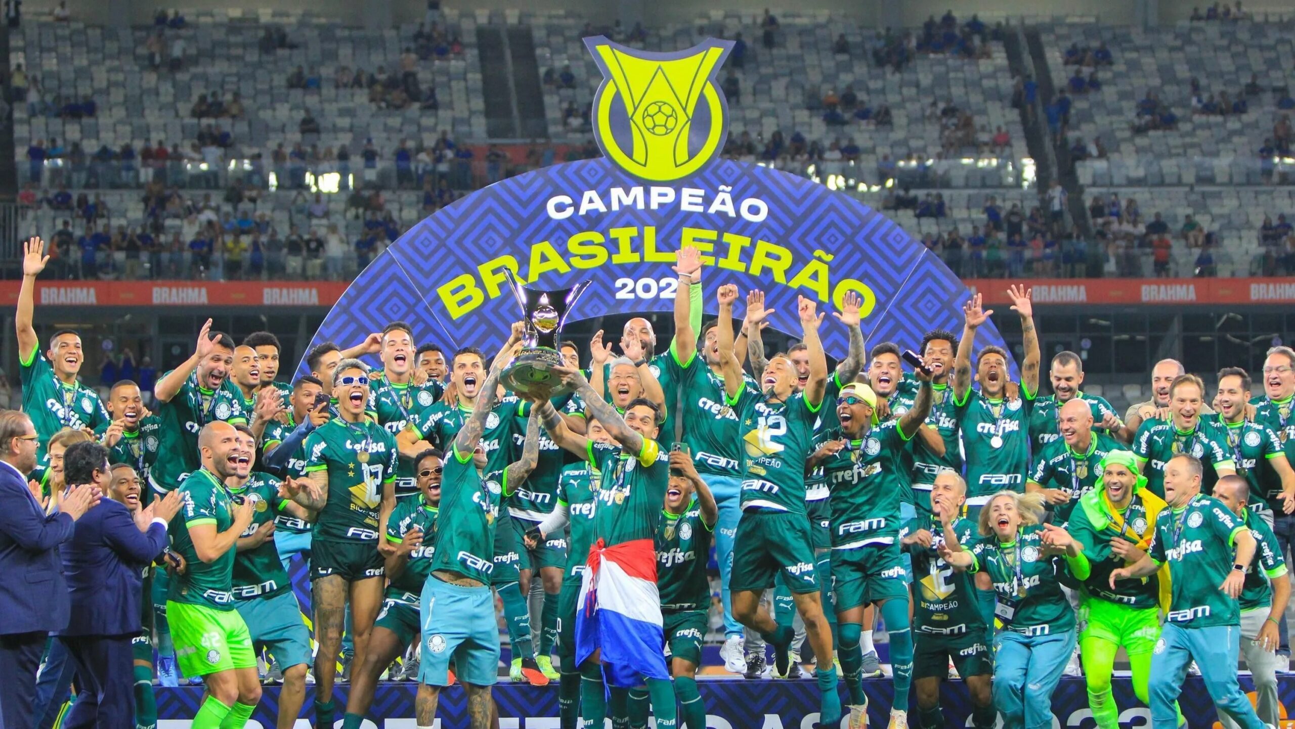 Palmeiras se torna líder do Brasileirão 2024 após vitória sobre o Atlético-GO