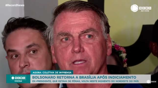 Bolsonaro diz que estado de sítio foi estudado e que palavra golpe não existe em seu dicionário