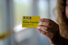 Pagamentos do Bolsa Família e do Vale-Gás terão início no dia 10; confira o calendário