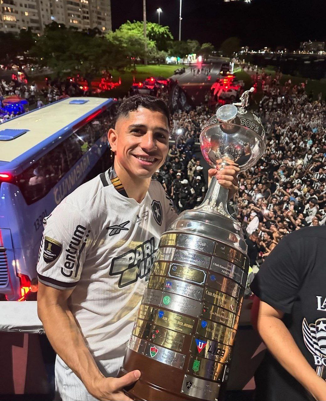 Botafogo: Campeão pelo Botafogo, Jefferson Savarino fala sobre o motivo de ter saído do galo