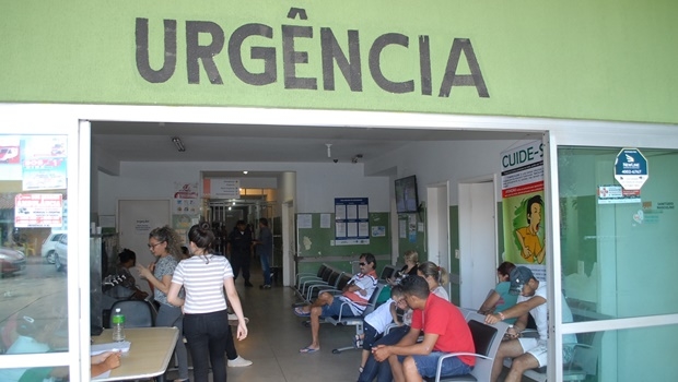 Médicos compram remédios para conseguir atender pacientes em Goiânia