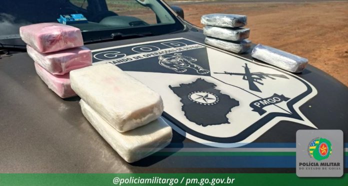 Homem é preso tranportando pasta base de cocaína avaliada em R$ 200 mil