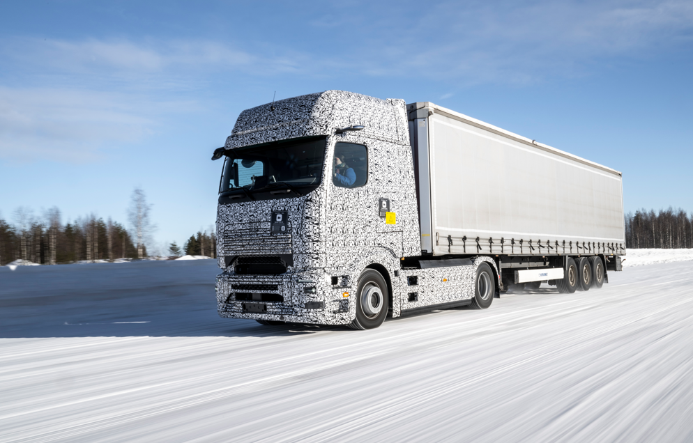 Vem ai o Mercedes-Benz extrapesado elétrico eActros LongHaul