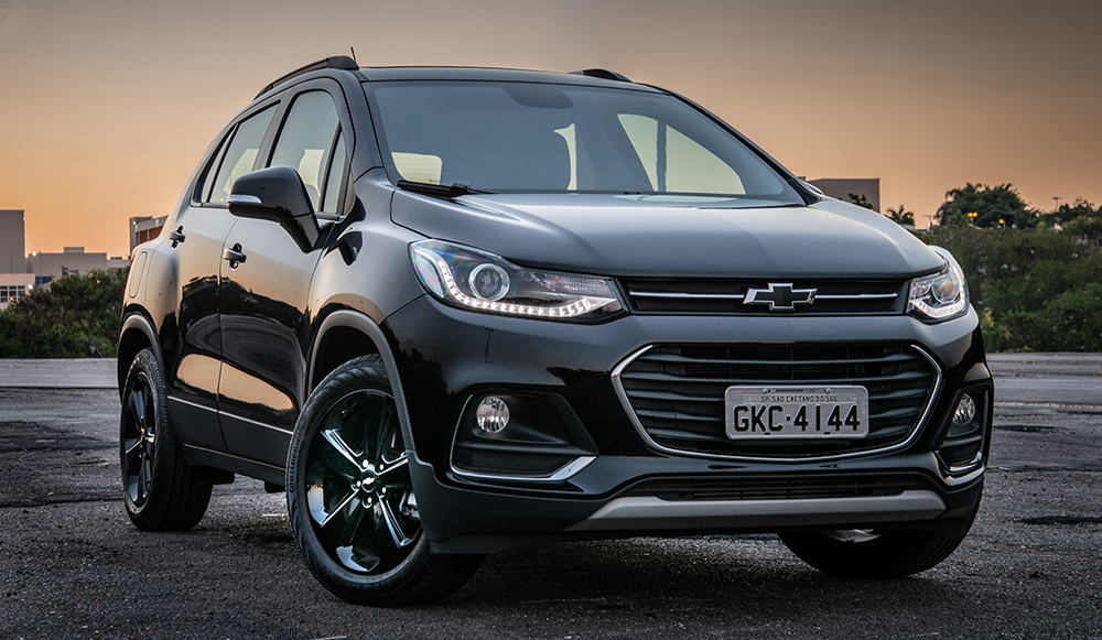 Chevrolet Tracker ganha estilo “todo preto” na série Midnight