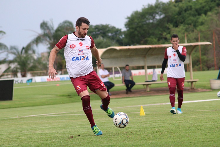 Elias descarta perder mais pontos em casa