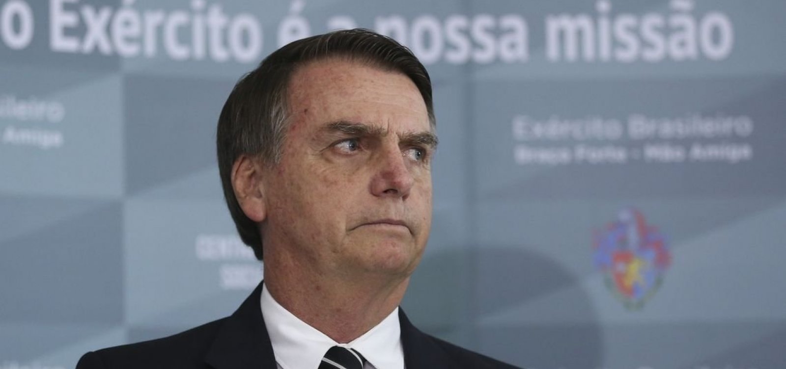 Bolsonaro determina que militares celebrem golpe de 64