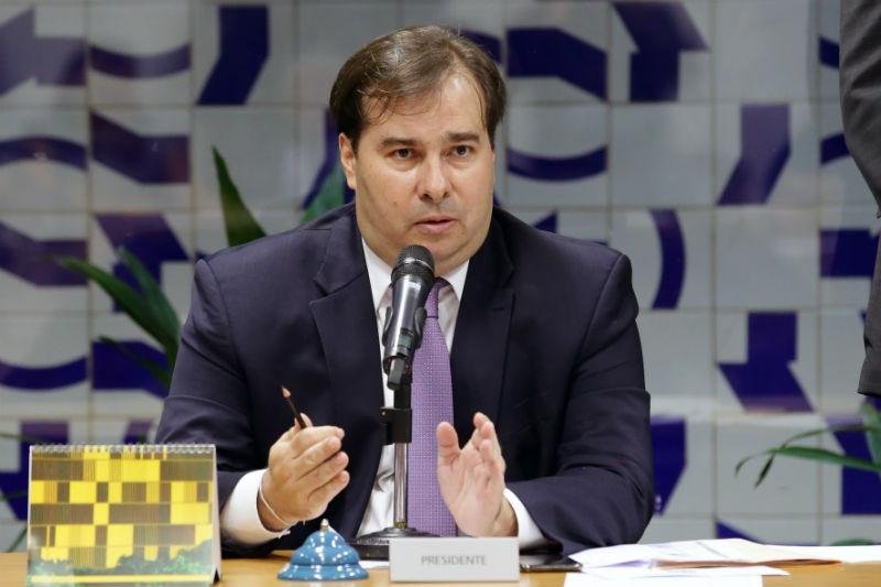 Rodrigo Maia cancela vinda a Goiânia