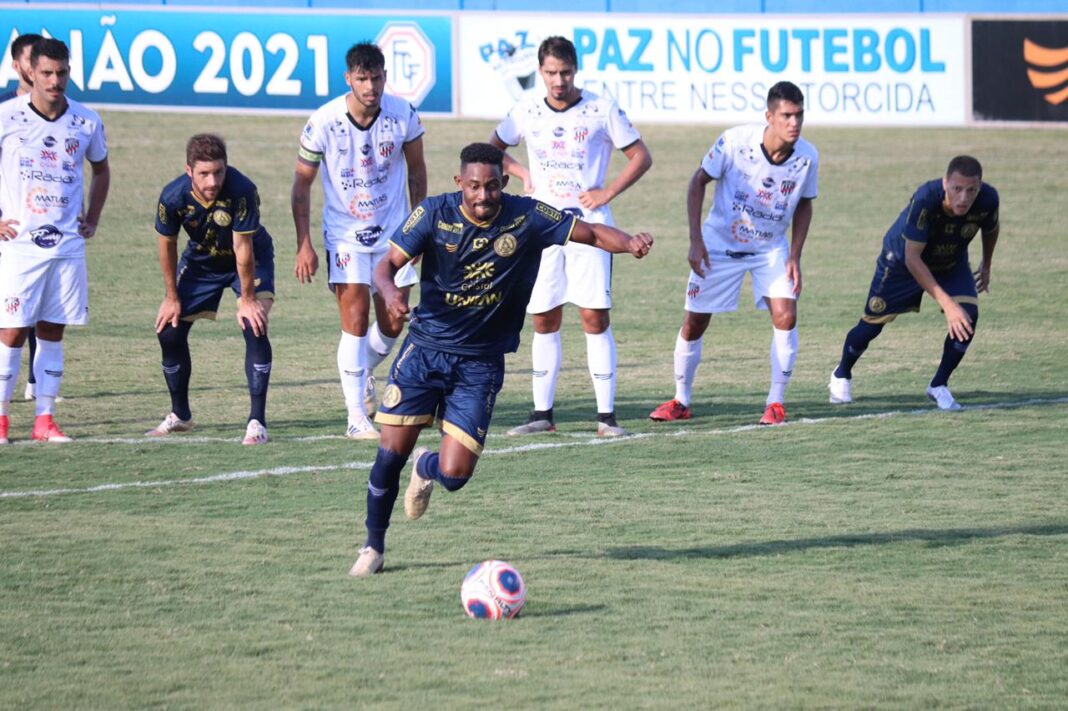 Atacante da Aparecidense se diz preparado para defender Goiás ou Vila Nova na série B