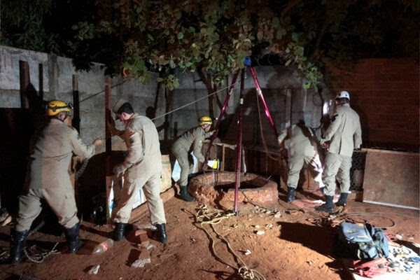 Mulher morre após cair em cisterna em Trindade (GO)